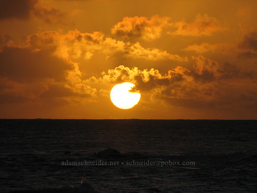 sunset [Baby Beach, Po'ipu, Kaua'i, Hawaii]