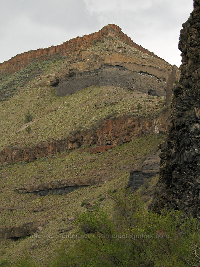 rimrock at the mouth of Whychus Creek [Alder Springs Trail, Jefferson County, Oregon]