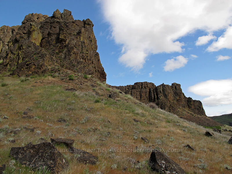 Horsethief Butte [Columbia Hills State Park, Klickitat County, Washington]