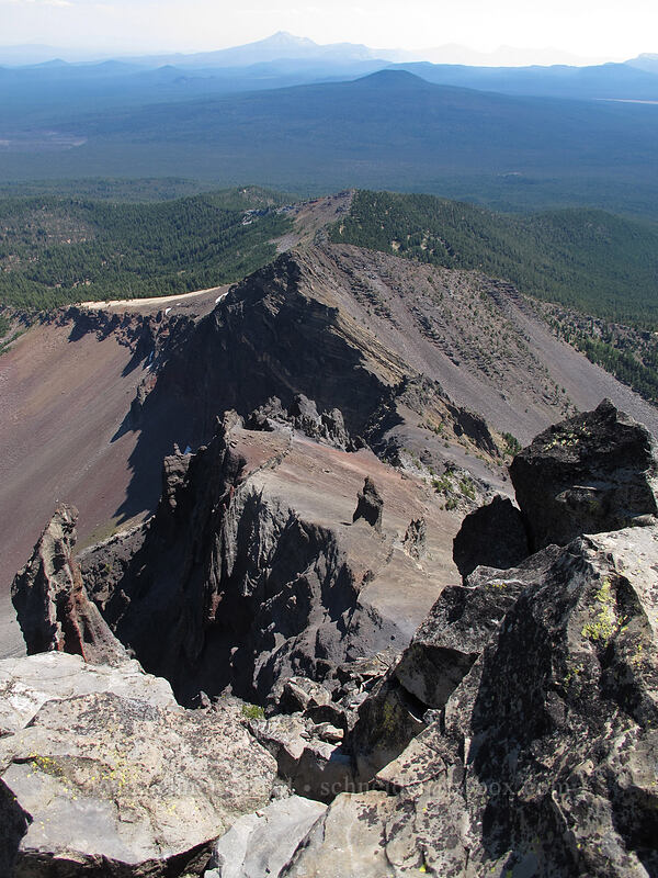 view to the south (toward Crater Lake) [Mt. Thielsen summit, Mt. Thielsen Wilderness, Douglas County, Oregon]