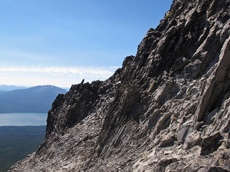 edge of the mountain [Mt. Thielsen Trail, Mt. Thielsen Wilderness, Douglas County, Oregon]