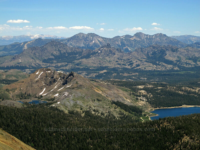 mountains to the southeast [Round Top summit, Mokelumne Wilderness, Alpine County, California]