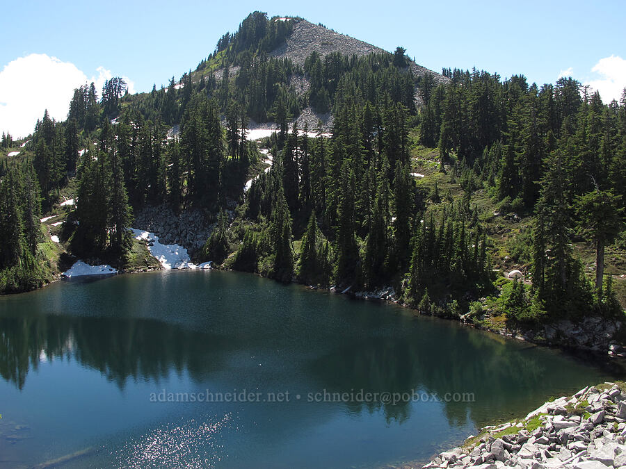 Ridge Lake & Peak 5851 [Pacific Crest Trail, Alpine Lakes Wilderness, Kittitas County, Washington]
