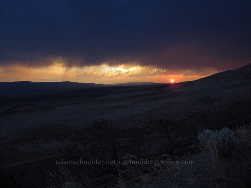 stormy sunset [I-82, Kittitas County, Washington]