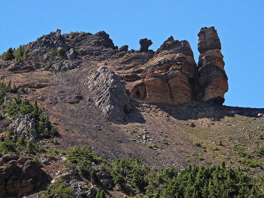 hoodoos [Three-Fingered Jack's east ridge, Mt. Jefferson Wilderness, Jefferson County, Oregon]