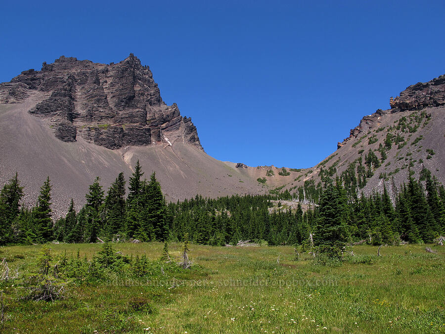 Three-Fingered Jack's east ridge & saddle [First Creek Meadows, Mt. Jefferson Wilderness, Jefferson County, Oregon]