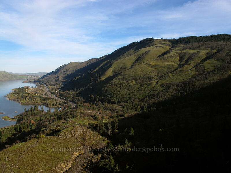 evening light in Rowena Gap [Rowena Crest, Wasco County, Oregon]