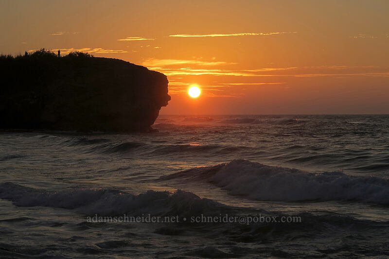 Makawehi at sunrise [Shipwreck Beach (Keoneloa Bay), Po'ipu, Kaua'i, Hawaii]