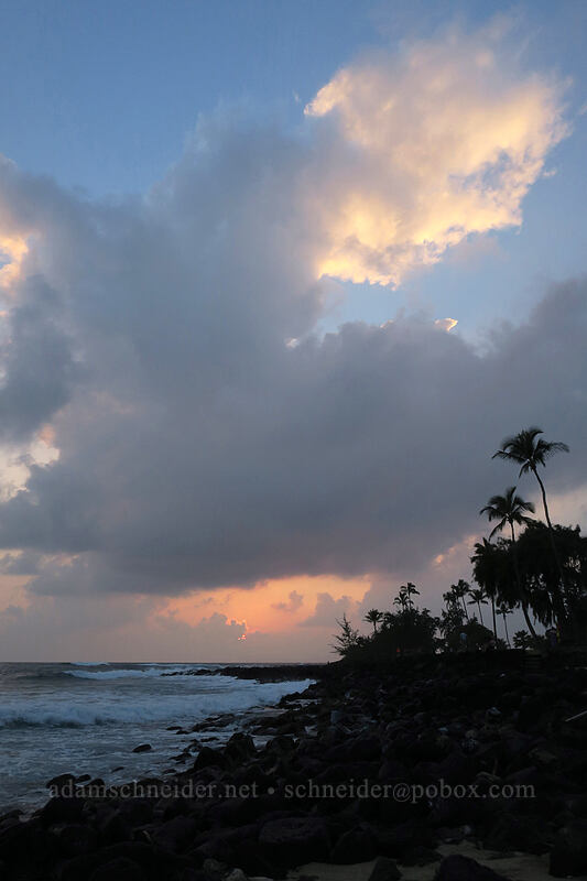 sunset [Brennecke Beach, Po'ipu, Kaua'i, Hawaii]