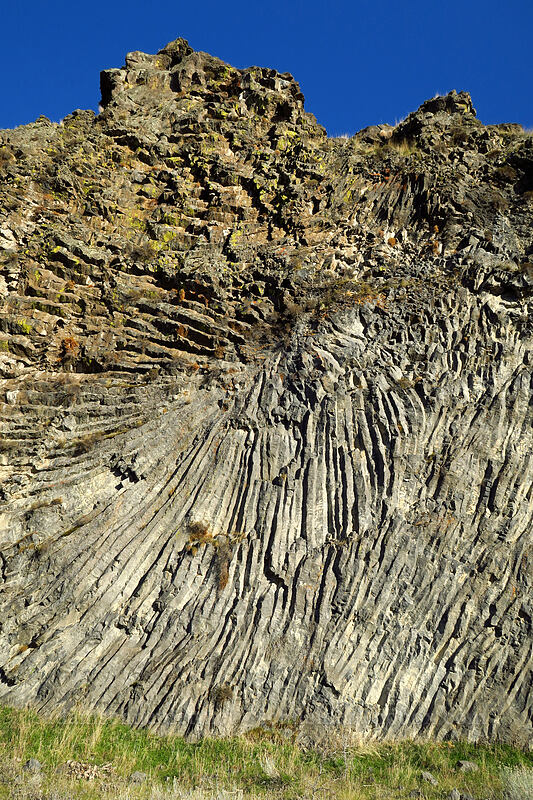 folded basalt columns [Old Railbed Trail, Deschutes River State Recreation Area, Sherman County, Oregon]