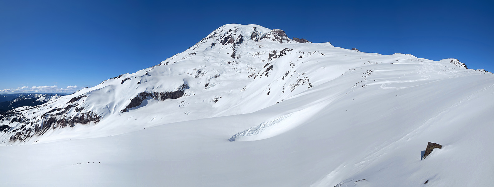 Mount Rainier panorama [Panorama Point, Mt. Rainier National Park, Pierce County, Washington]