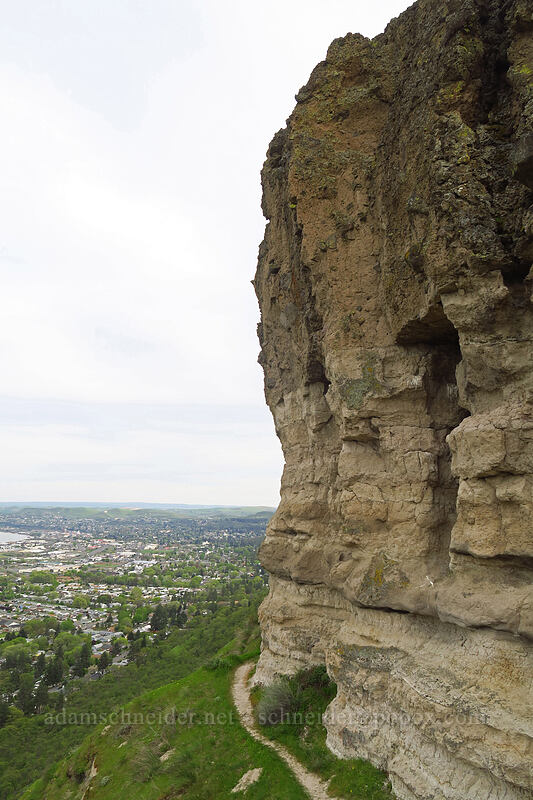 Eagle Cliffs [Chenoweth Tableland, Wasco County, Oregon]