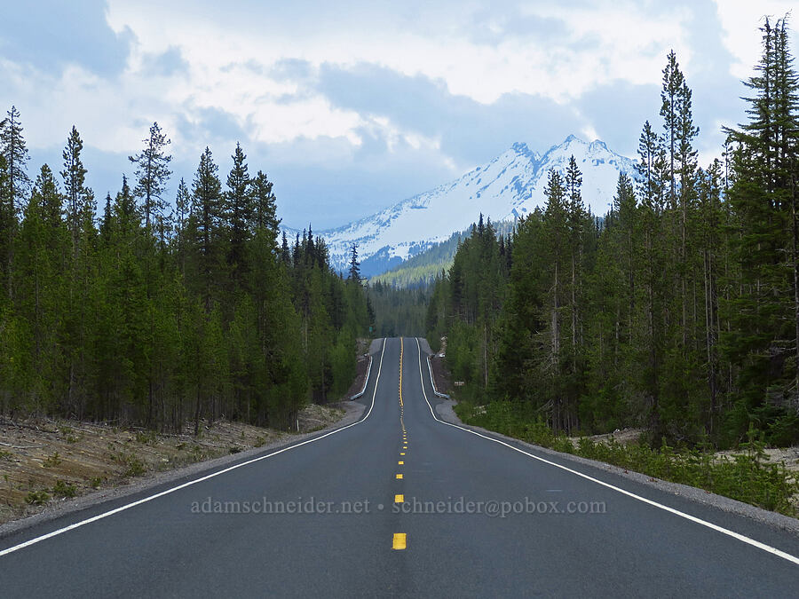 Broken Top [Cascade Lakes Highway, Deschutes National Forest, Deschutes County, Oregon]