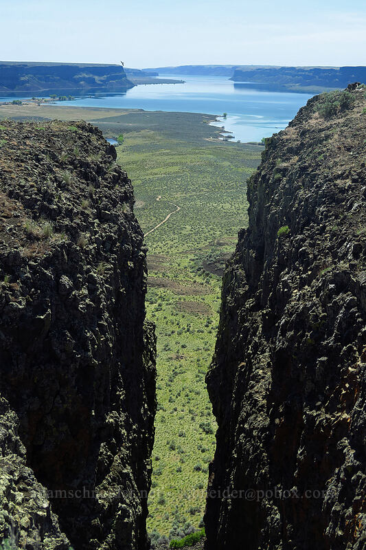 Banks Lake through a crevice [Steamboat Rock State Park, Grant County, Washington]