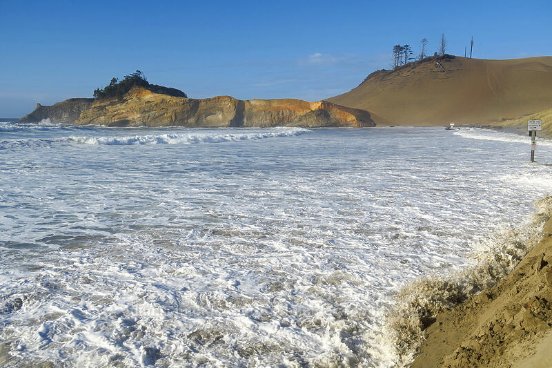 Cape Kiwanda & high surf [Kiwanda Beach, Tillamook County, Oregon]
