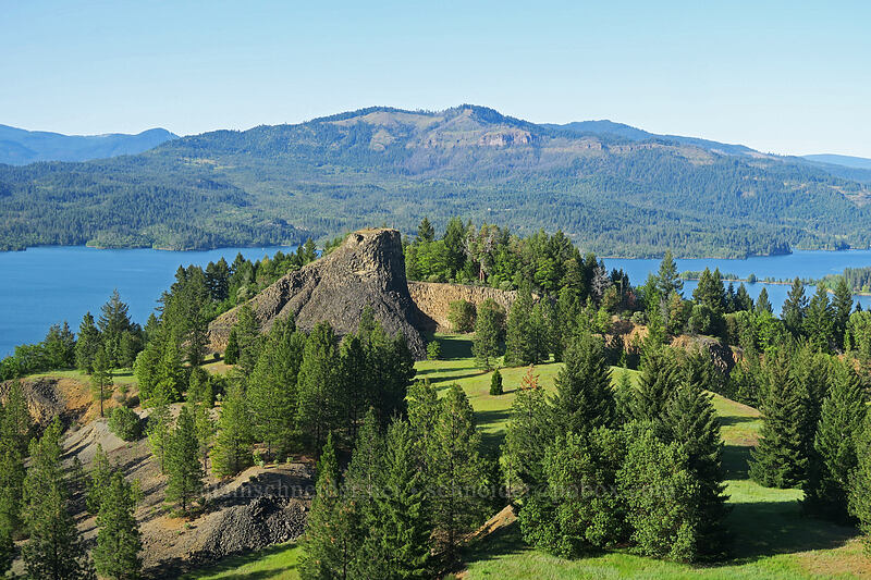 old quarry, Flounce Rock, & Lost Creek Lake [Viewpoint Mike Trail, Jackson County, Oregon]