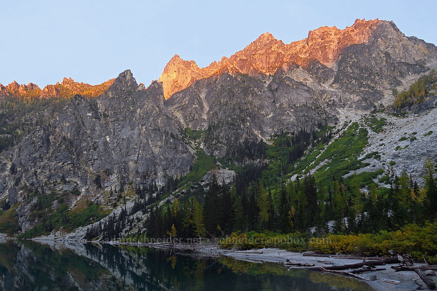 Colchuck Lake & crags north of Aasgard Pass [Colchuck Lake Trail, Alpine Lakes Wilderness, Chelan County, Washington]