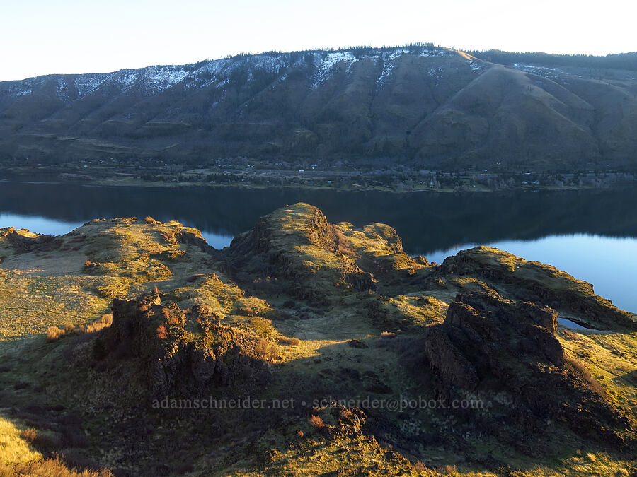 basalt benches [east of Lyle, Klickitat County, Washington]