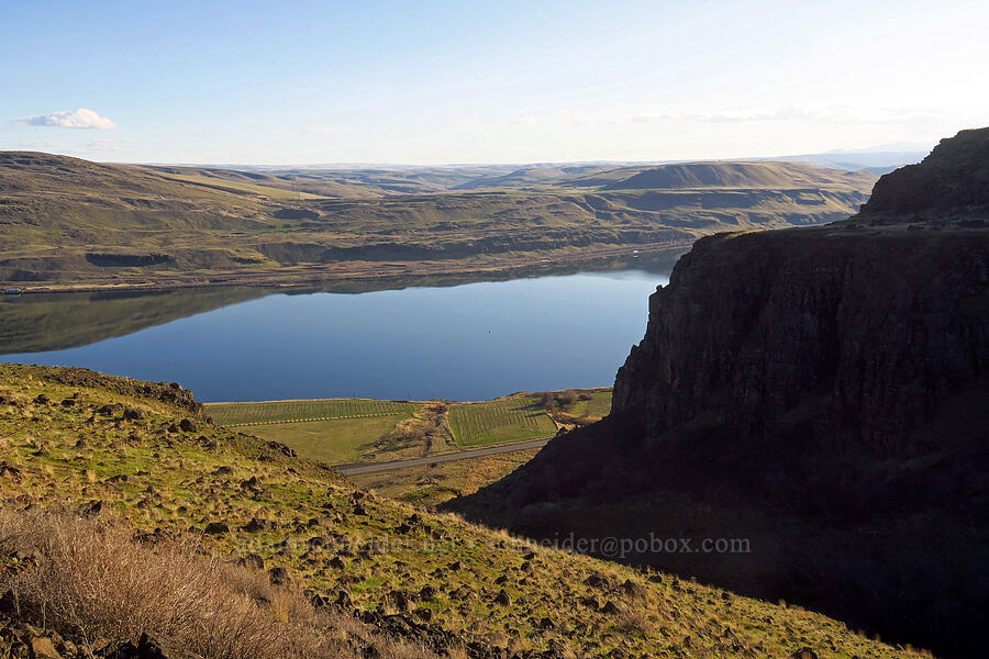 Columbia River & Devil's Gap [Devil's Gap, Columbia Hills State Park, Klickitat County, Washington]
