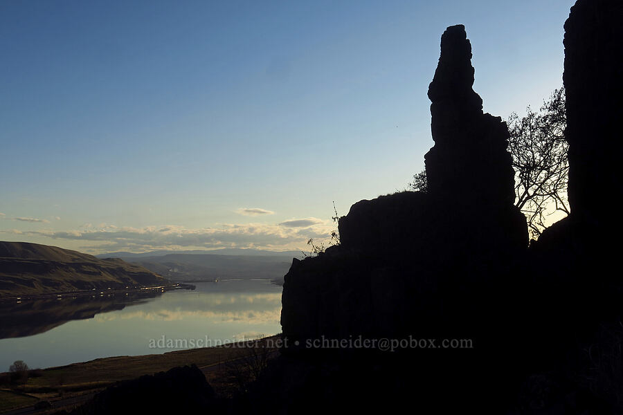 basalt pinnacle [Devil's Gap, Columbia Hills State Park, Klickitat County, Washington]