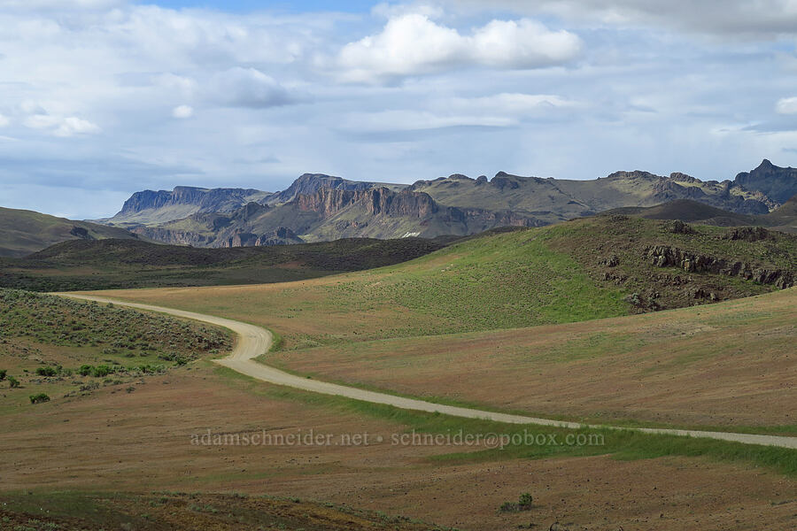 approaching Succor Creek Canyon [Succor Creek Road, Malheur County, Oregon]