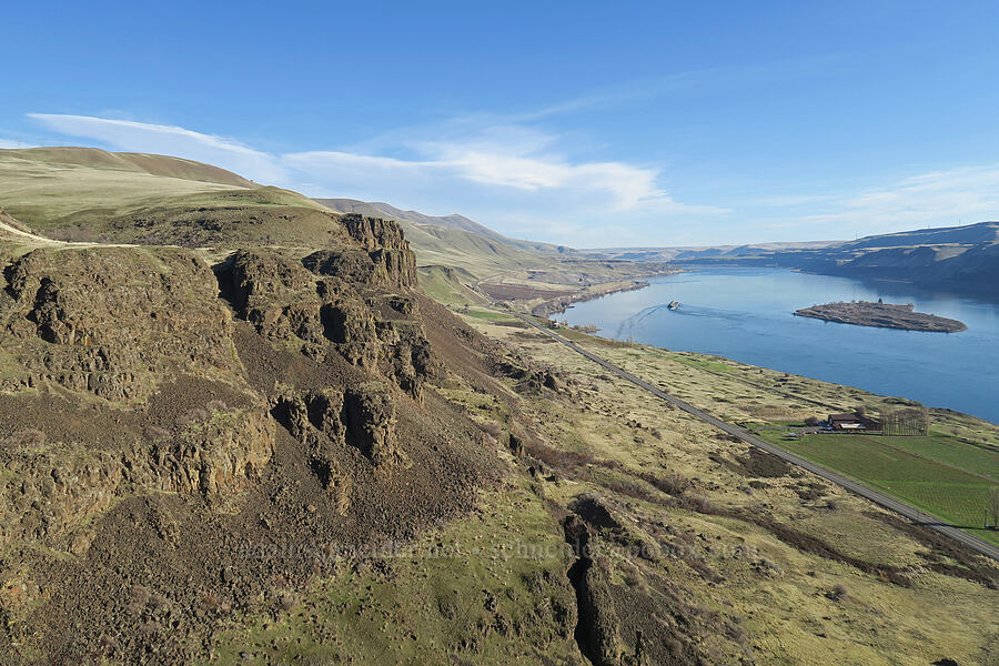 Devil's Gap [Columbia Hills State Park, Klickitat County, Washington]