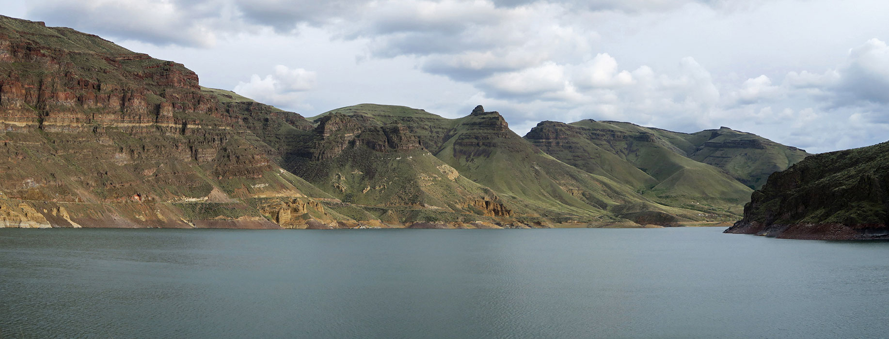 Lake Owyhee panorama [Lake Owyhee, Malheur County, Oregon]