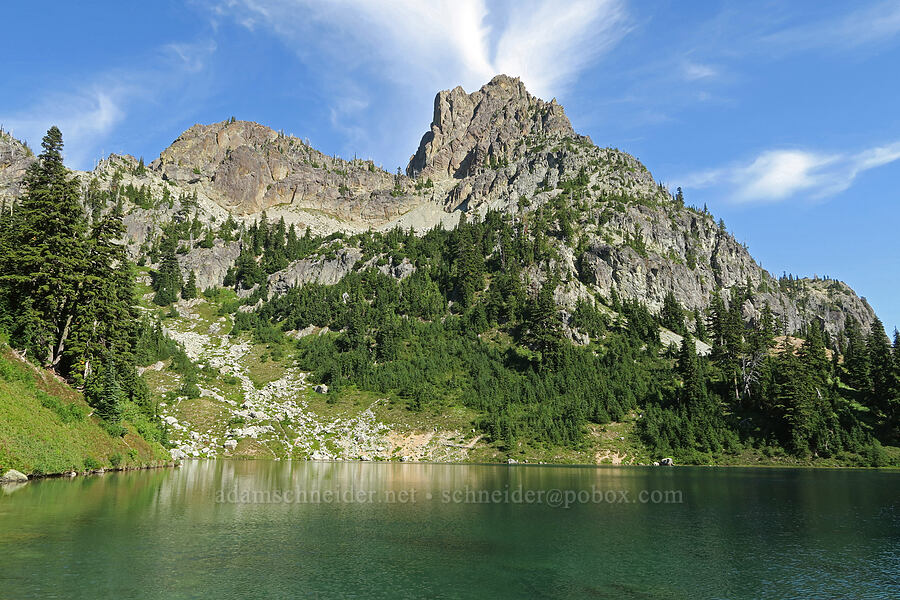 Cathedral Rock & Peggy's Pond [Peggy's Pond, Alpine Lakes Wilderness, Kittitas County, Washington]