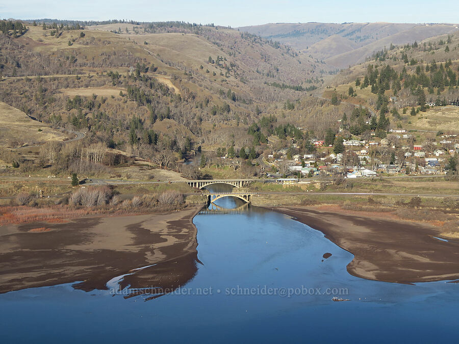 mouth of the Klickitat River [Rowena Plateau, Wasco County, Oregon]