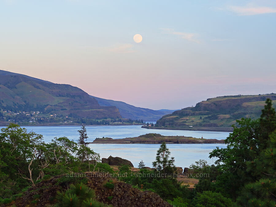 moonrise [Catherine Creek, Klickitat County, Washington]